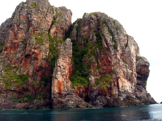 Tokong Kemundi, Pulau Badas,Indonesia