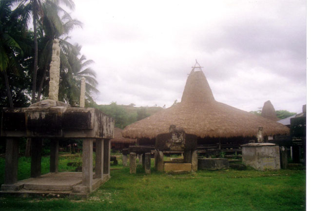 Graves, Praiyawang, East Sumba, Nusa Tenggara